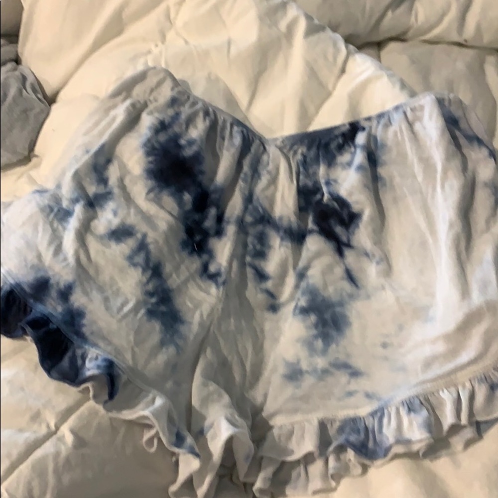 brandy Melville blue tie dye vodi shorts